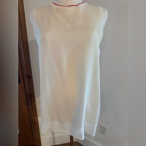 Theory medium will crew neck white shirt size medium. Perfect conditions.